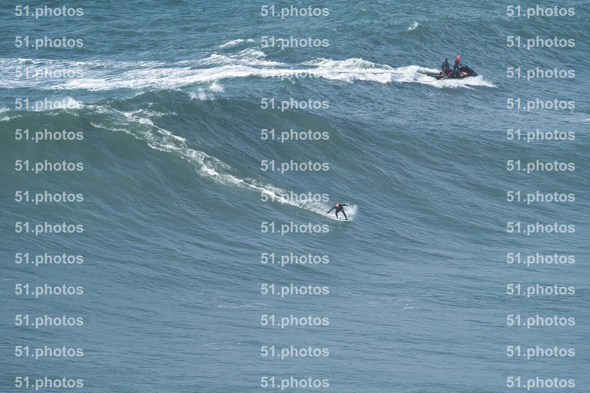 Surfing shot by Lars Van der Veen in Praia Norte