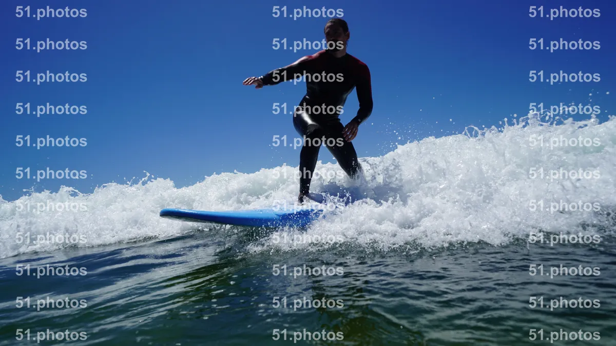 Surfing shot by Lars Van der Veen in Matadouro