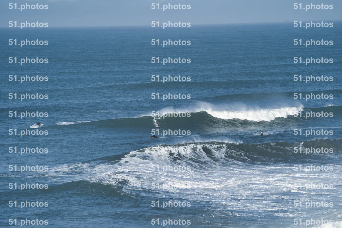 Surfing shot by Lars Van der Veen in Praia Norte