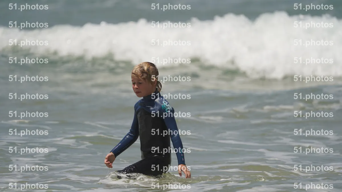 Surfing shot by Lars Van der Veen in Furnas