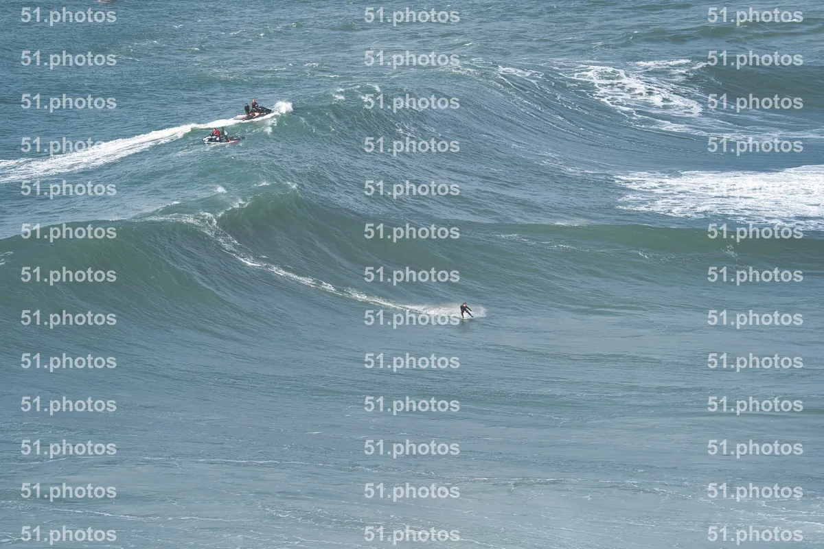 Surfing shot by Lars Van der Veen in Praia Norte