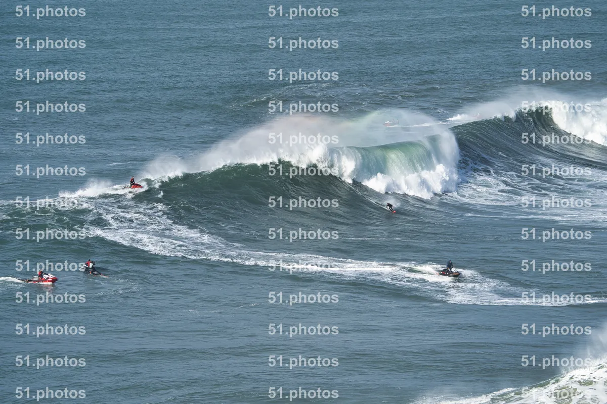 Surfing shot by Lars Van der Veen in Praia Norte