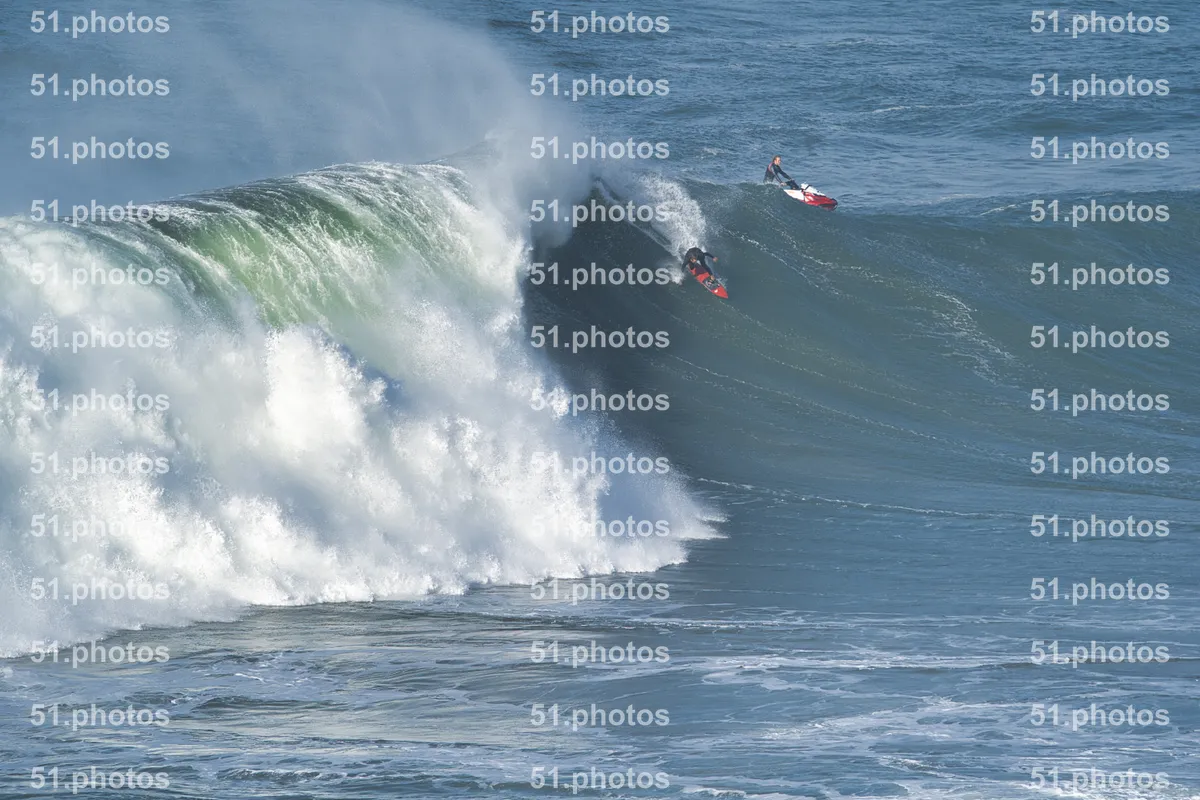 Surfing shot by Lars Van der Veen in Praia Norte
