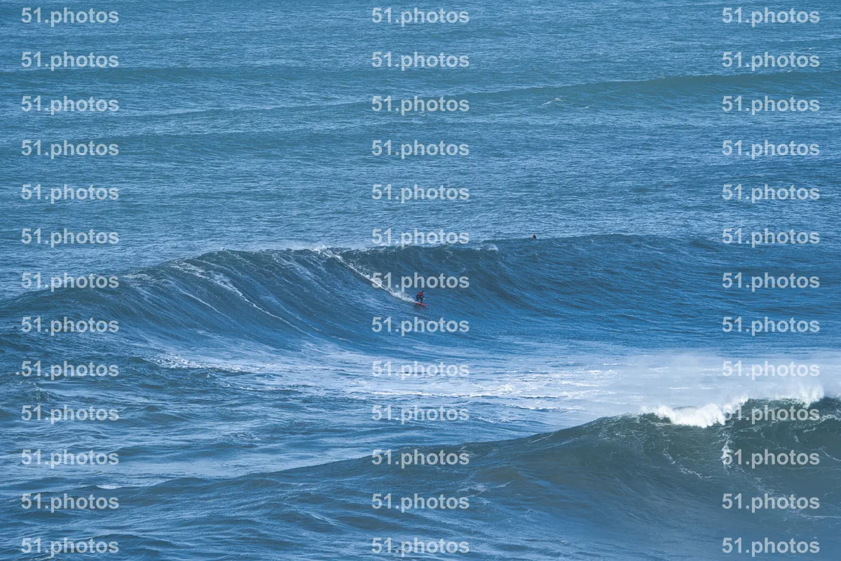 Surfing shot by Lars Van der Veen in Praia Norte