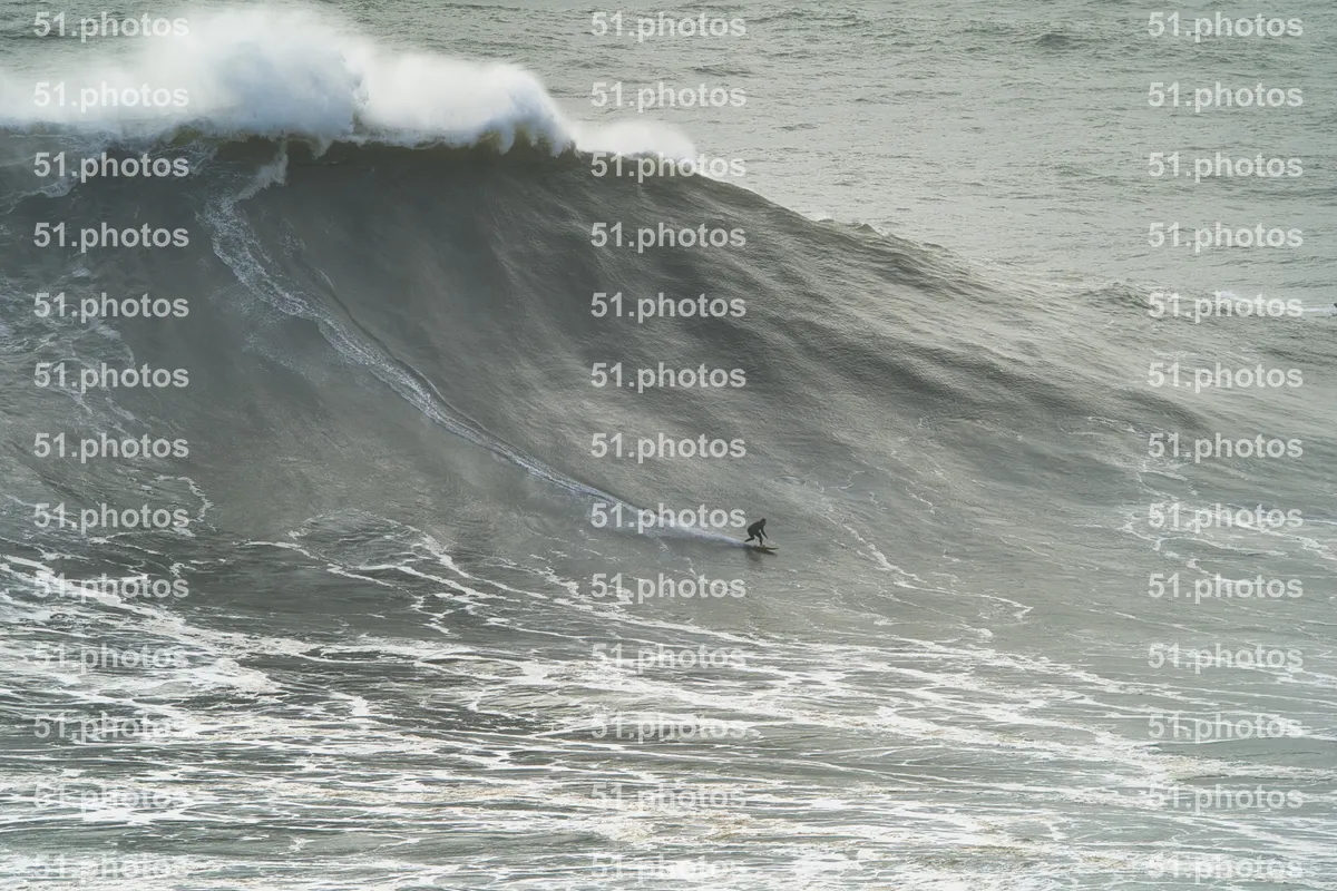 Surfing shot by Lars Van der Veen in Praia Norte