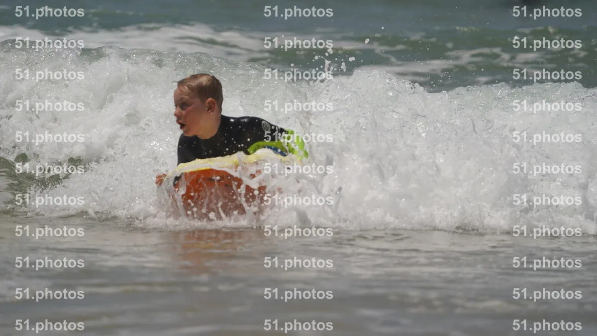 Surfing shot by Lars Van der Veen in Furnas