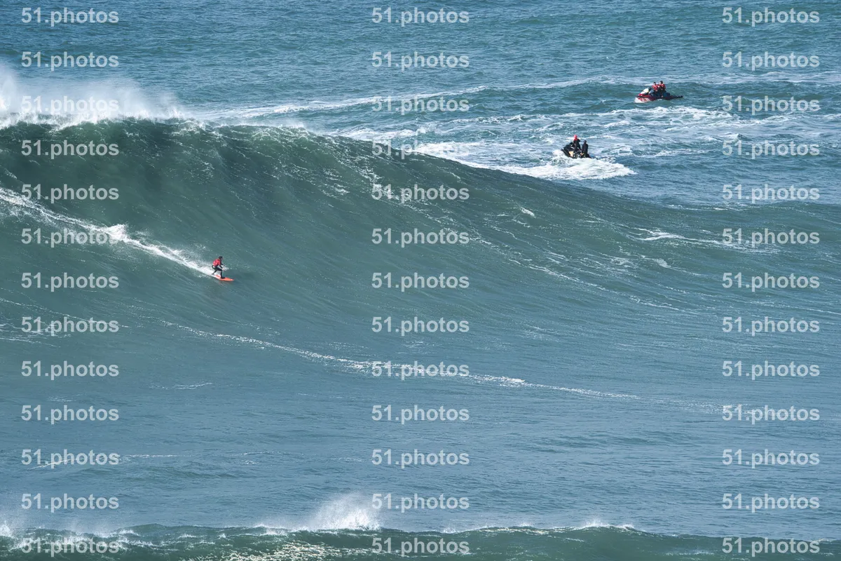 Surfing shot by Lars Van der Veen in Praia Norte