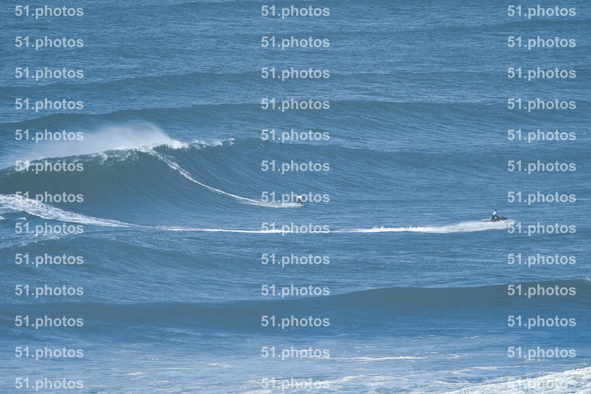 Surfing shot by Lars Van der Veen in Praia Norte