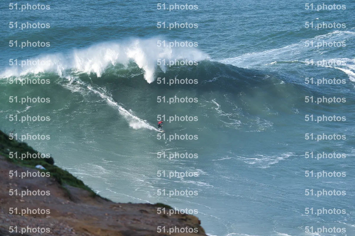 Surfing shot by Lars Van der Veen in Praia Norte