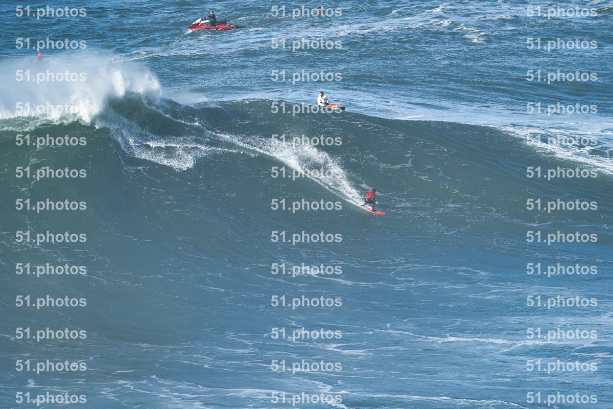 Surfing shot by Lars Van der Veen in Praia Norte