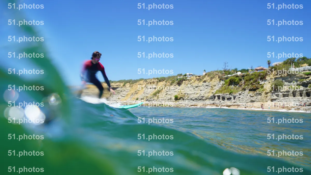 Surfing shot by Lars Van der Veen in Matadouro