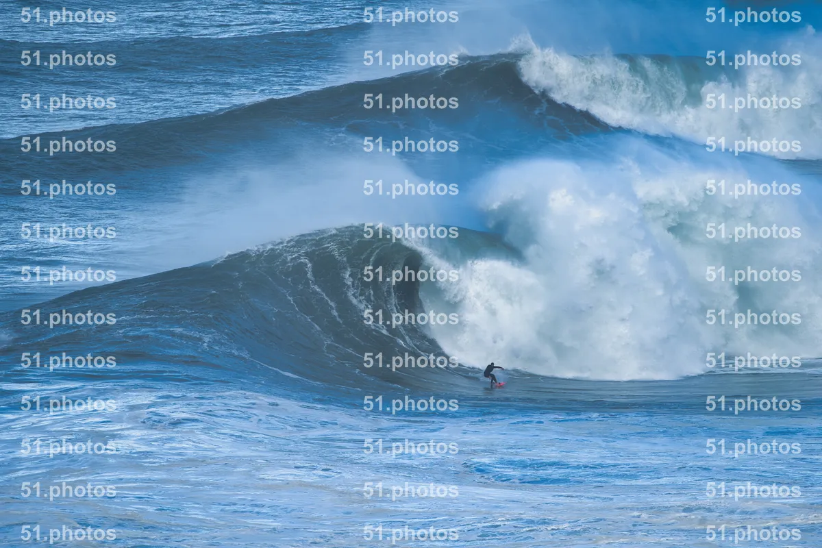 Surfing shot by Lars Van der Veen in Praia Norte