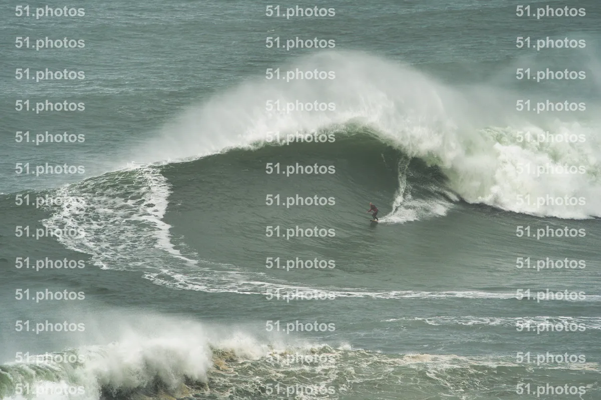 Surfing shot by Lars Van der Veen in Praia Norte