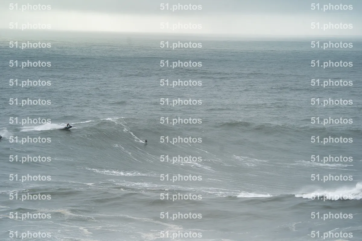 Surfing shot by Lars Van der Veen in Praia Norte