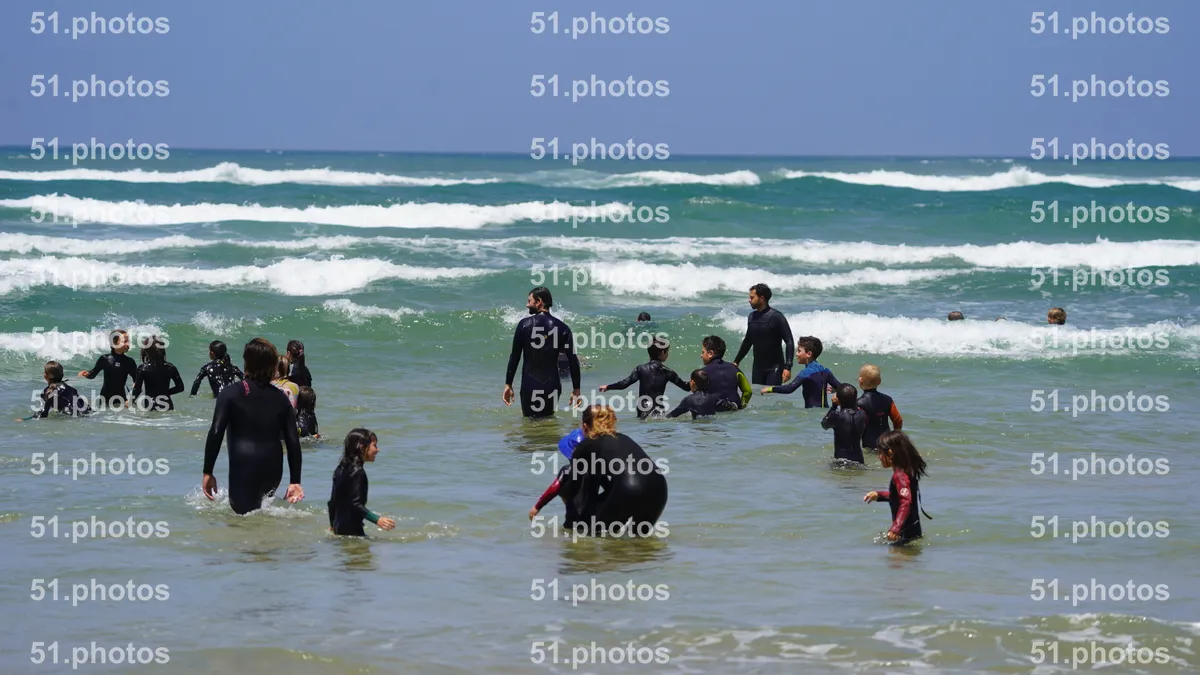 Surfing shot by Lars Van der Veen in Furnas
