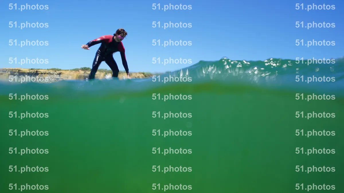 Surfing shot by Lars Van der Veen in Matadouro