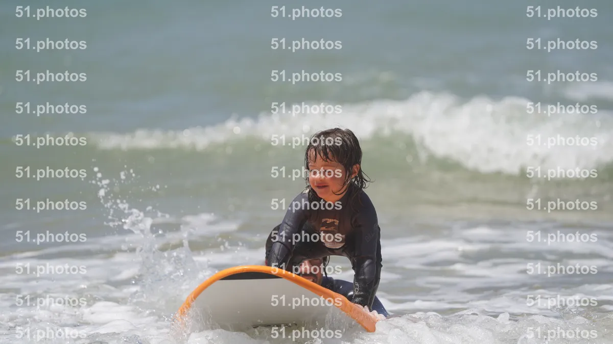Surfing shot by Lars Van der Veen in Furnas