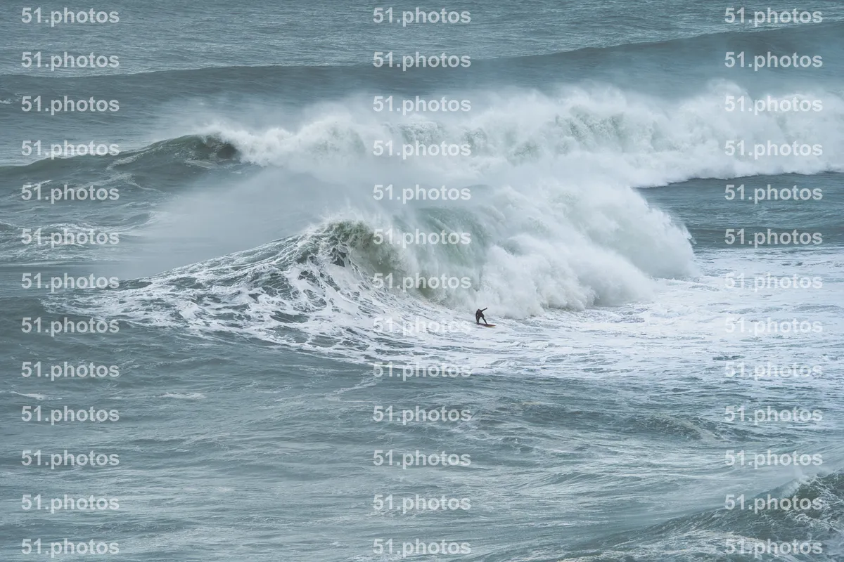Surfing shot by Lars Van der Veen in Praia Norte