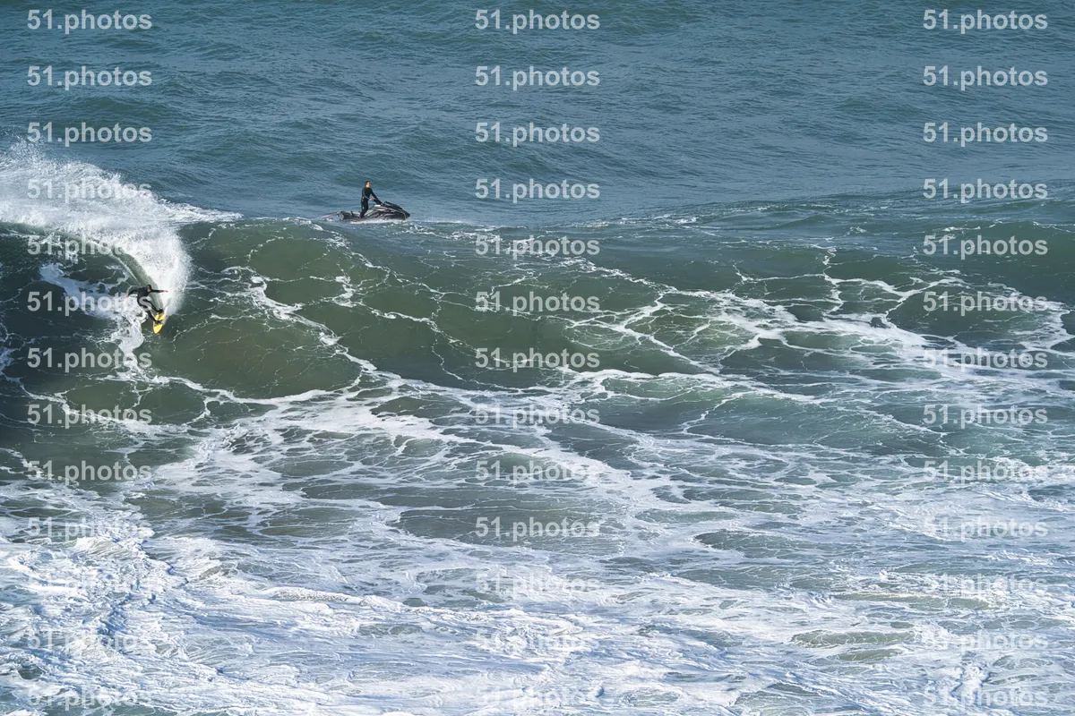 Surfing shot by Lars Van der Veen in Praia Norte