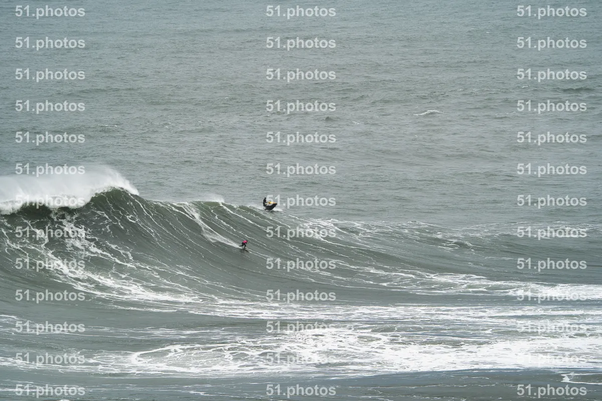 Surfing shot by Lars Van der Veen in Praia Norte