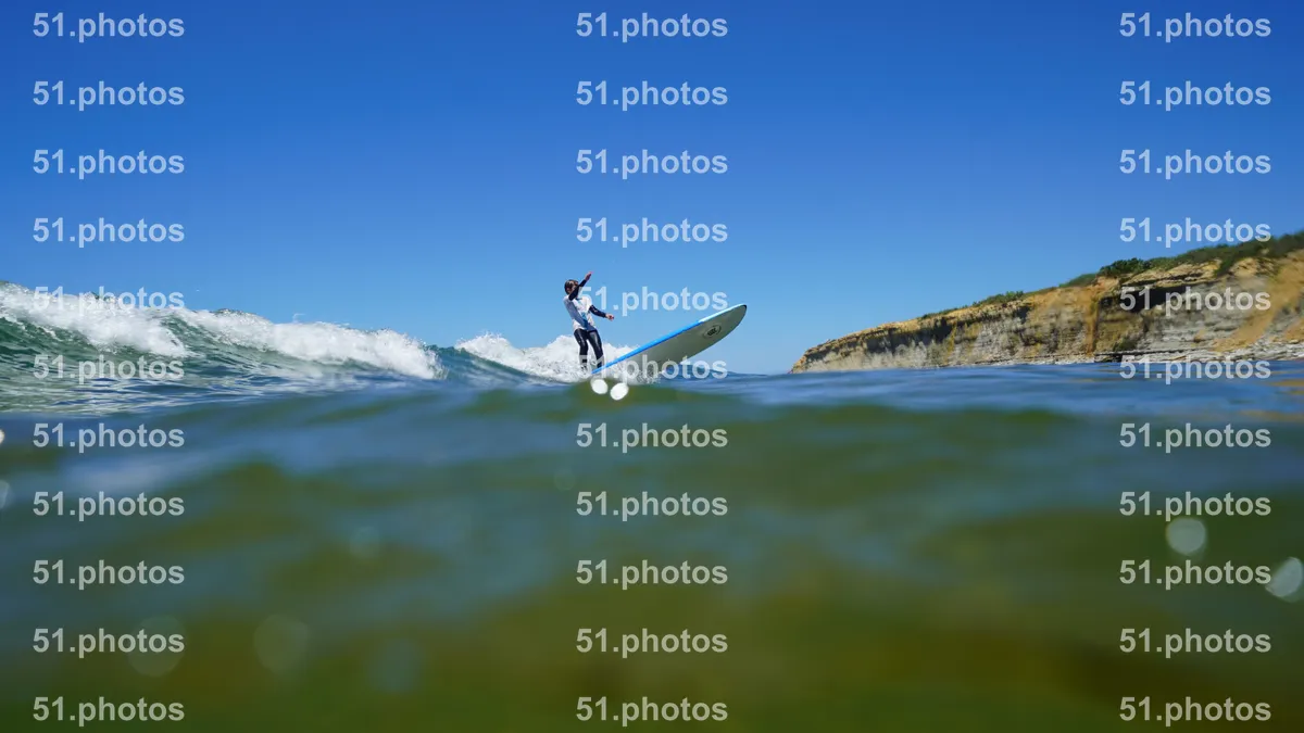 Surfing shot by Lars Van der Veen in Matadouro