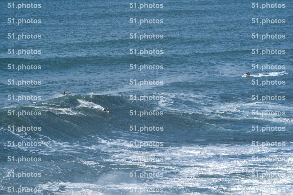 Surfing shot by Lars Van der Veen in Praia Norte
