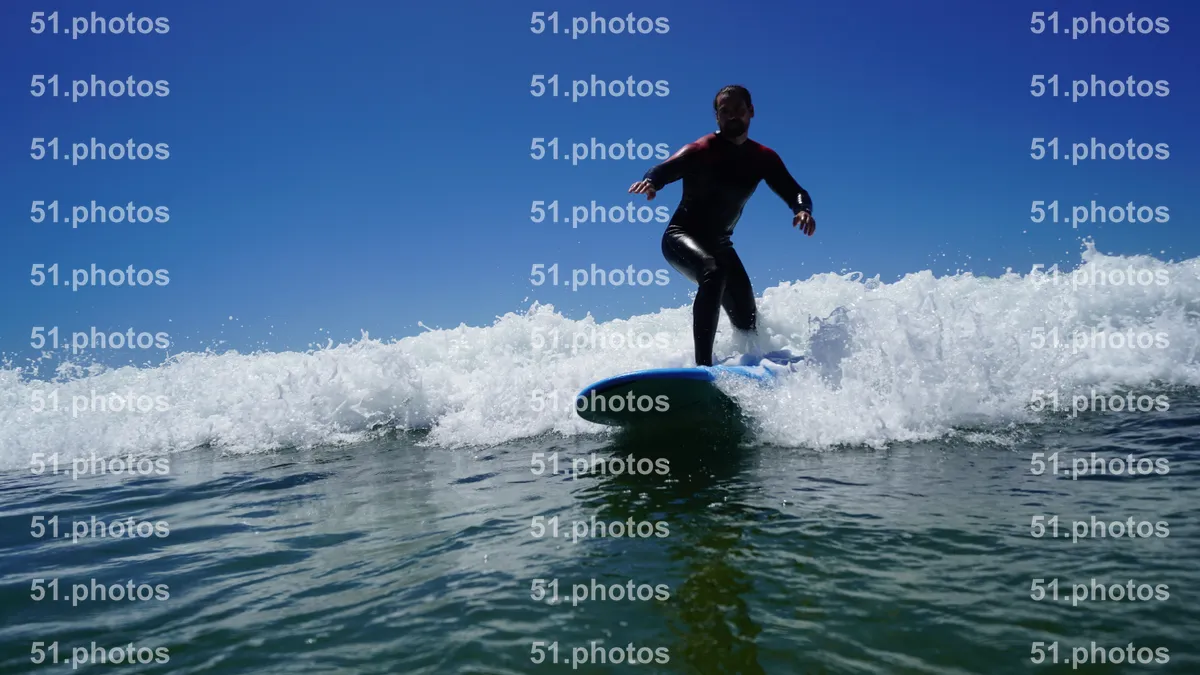 Surfing shot by Lars Van der Veen in Matadouro