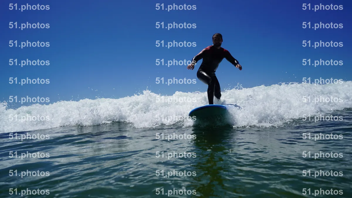 Surfing shot by Lars Van der Veen in Matadouro